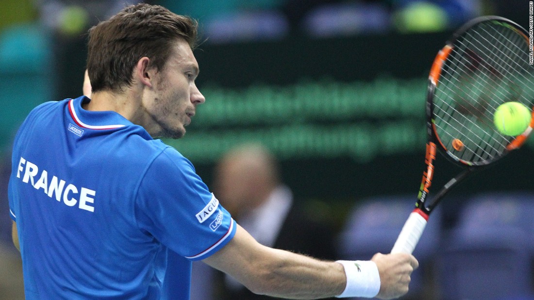 Fulfilling a lifelong ambition, Mahut made his Davis Cup debut for France at the not so tender age of 33 in March 2015 against Germany. He and Julien Benneteau clinched the first-round tie. 