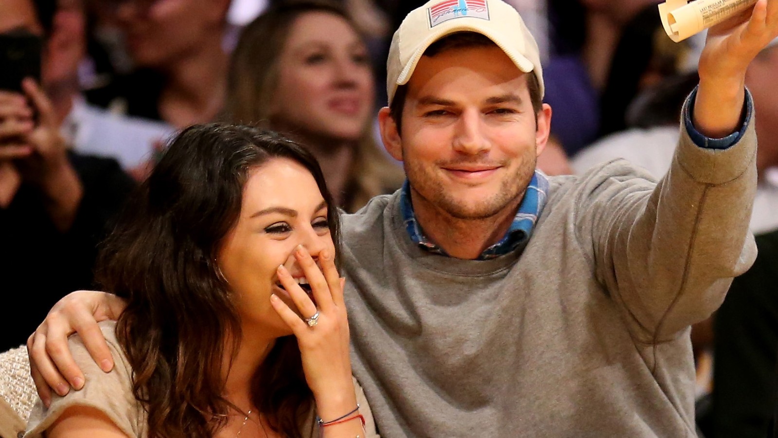 Ashton Kutcher S Happy Bachelor In Paradise Returning Cnn