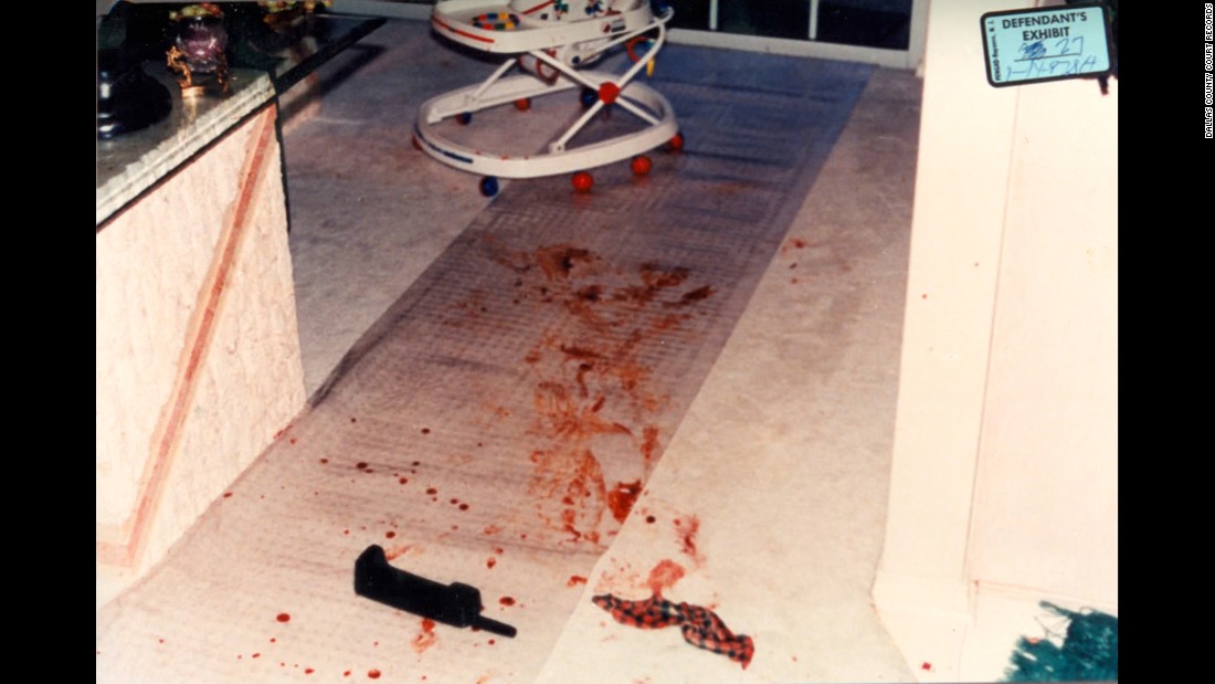 A photo of the crime scene shows the cordless telephone Darlie Routier used to call 911 on the night of the attacks. The 911 recording and the duration of the call (five minutes and 42 seconds) were key pieces of evidence during the trial. &lt;br /&gt;&lt;br /&gt;Appellate lawyer Stephen Cooper would later argue that given the length of time Routier was on the phone with 911, the prosecution&#39;s timeline of events was flawed: One piece of evidence was a sock with both boys&#39; blood on it that was found in an alley 75 yards away from the house.&lt;br /&gt;&lt;br /&gt;&quot;There is not but a couple of minutes for her to stab and kill the children, cut the screen, get this sock and run it down the alley in the dark through a gate that doesn&#39;t really work very well, (and) come back,&quot; Cooper said.