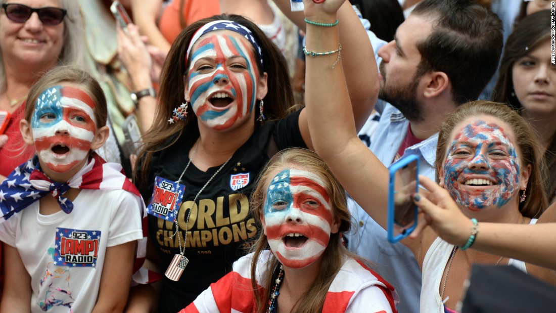 The team&#39;s players are an inspiration for women of all ages, New York&#39;s mayor said. 