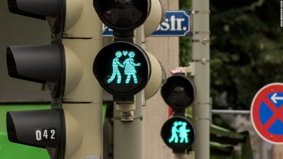 Munich Introduces Same Sex Pedestrian Traffic Signals