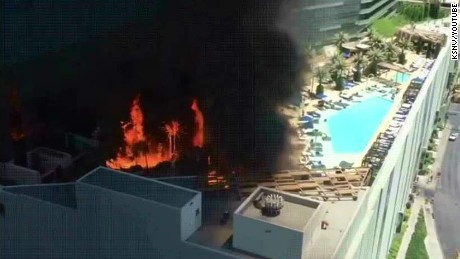 Massive Fire Engulfs Las Vegas Hotel Pool Deck Cnn Video