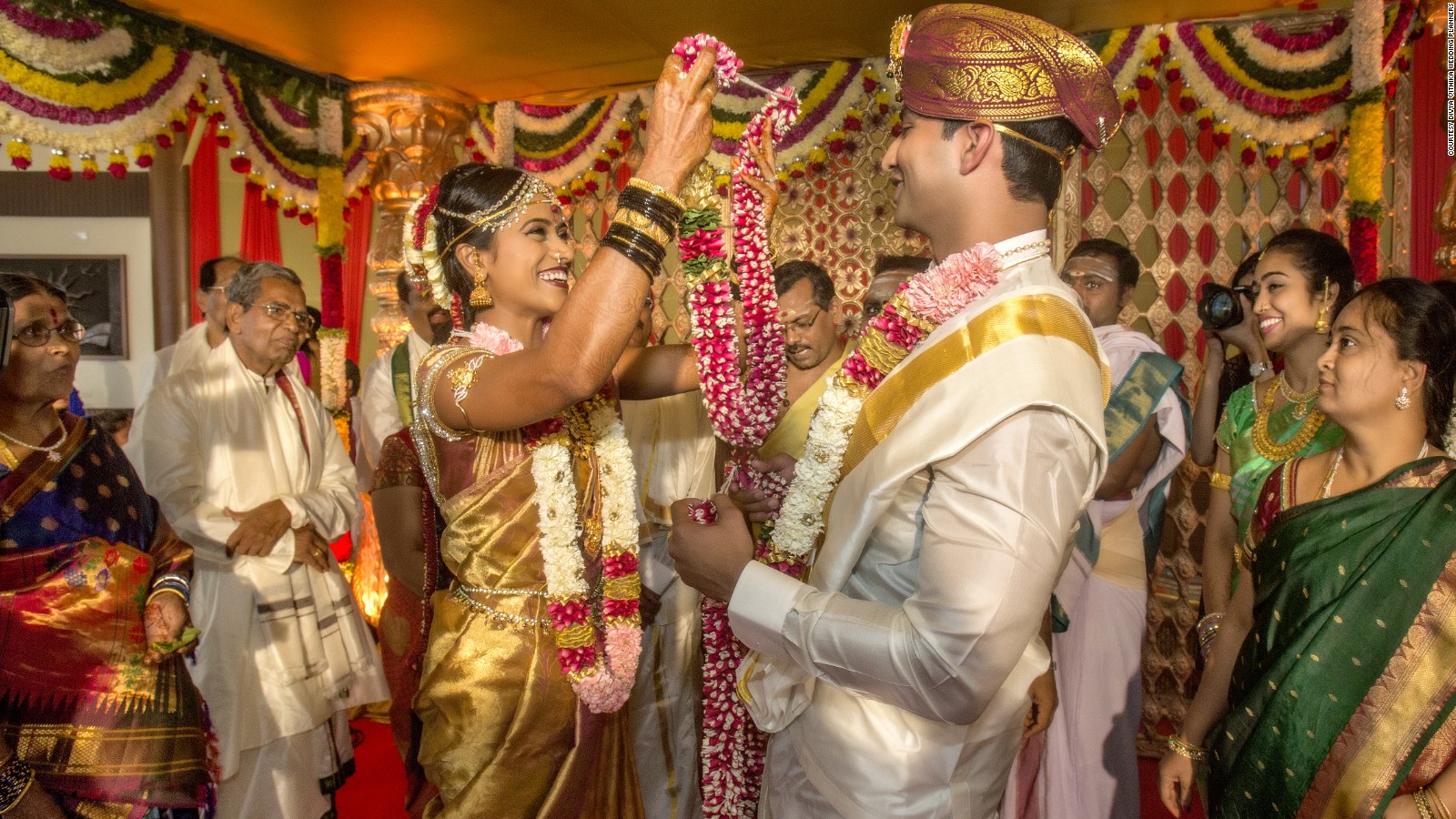 What does every Indian wedding need? Gold (and lots of it) - CNN