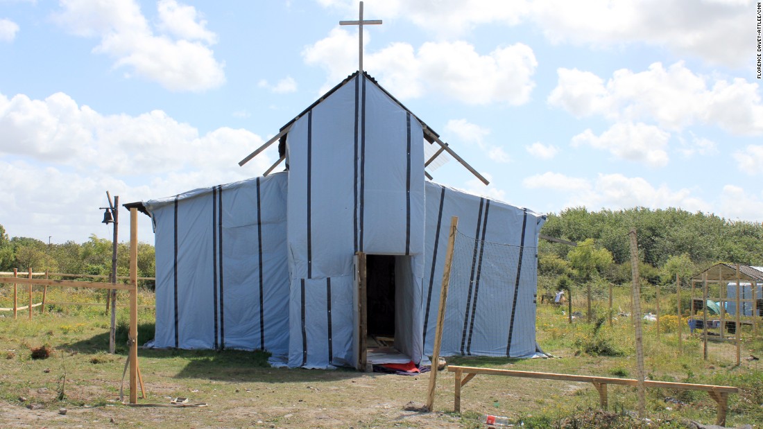 The Eritrean/Ethiopian Christian Orthodox church in the camp is made from materials donated by local people including local churches. Around 100 people pray here every day, according to the pastor, who is a migrant himself.