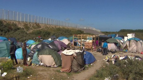 Inside the migrant &#39;Jungle&#39; of Calais