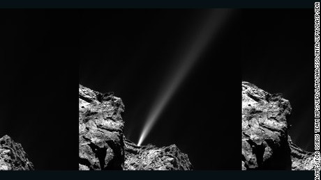 A nave espacial Rosetta captou este lt;a href=quot;;; target=quot;_blankquot;gt;imagem de um jacto de destroços brancos;/agt; pulverização do Cometa 67P/Churyumov--Gerasimenko a 29 de Julho de 2015. Os cientistas da missão disseram que este era o jacto mais brilhante visto até à data na missão. Os destroços são lt;a href=quot;; target=quot;_blankquot;gt;maioritariamente de icelt;/agt; revestido com material orgânico escuro.