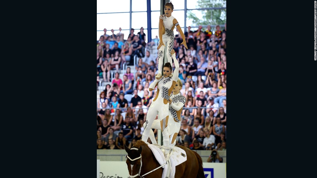 Germany&#39;s RSV Neuss-Grimlinghausen won the squads vaulting final freestyle test at Aachen. 
