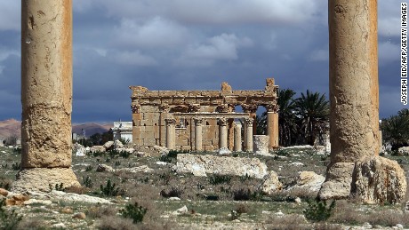 ISIS destroys ancient Palmyra temple