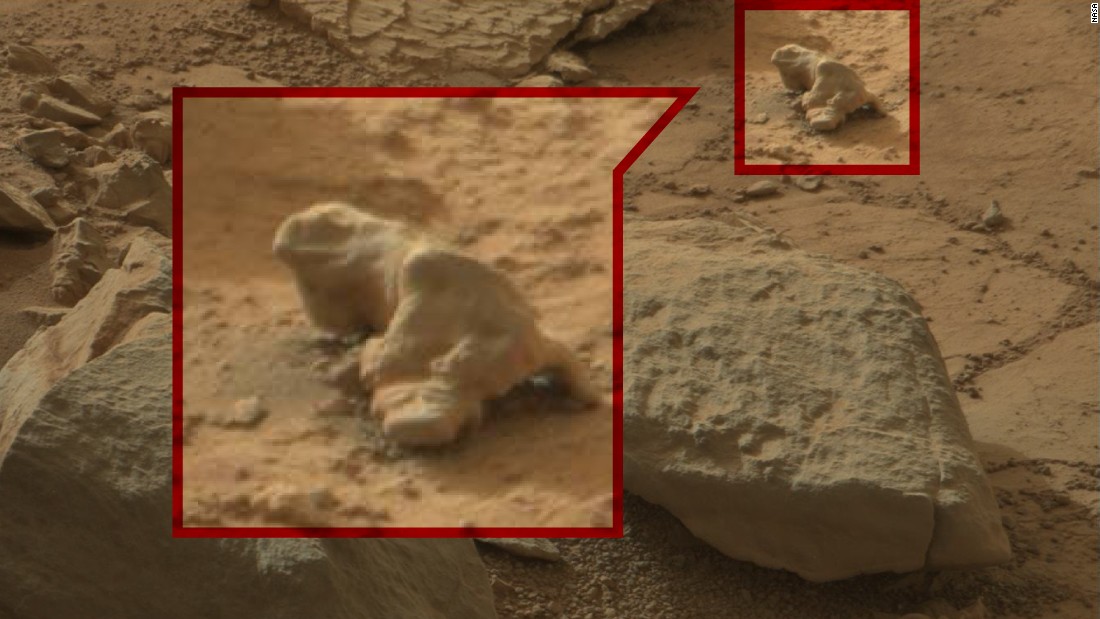 When is a rock more than just a rock? When it&#39;s an iguana, of course. Conspiracy theorists have been trawling through photos taken by NASA&#39;s Curiosity rover and pointing out mysterious objects that they say are proof of life on Mars.