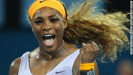 Guy steals Serena Williams&#39; phone, then she ... 
