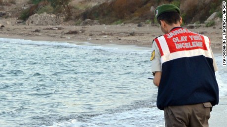 beach body drowned baby washed refugee washes boy crisis europe ashore turkish cnn aylan turkey