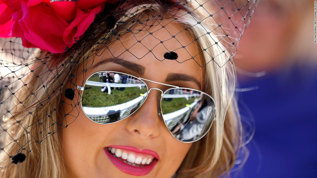CHICHESTER, ENGLAND - AUGUST 01:  A race goer on day five of the Qatar Goodwood Festival at Goodwood Racecourse on August 1, 2015 in Chichester, England.  (Photo by Tristan Fewings/Getty Images for Qatar Goodwood Festival)