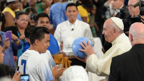 NEW YORK, NY - SEPTEMBER 25: Pope Francis meets with children at Our Lady Queen of Angels School in East Harlem, September 25, 2015 in New York City. Pope Francis is on a six-day trip to the United States, which includes stops in Washington DC, New York and Philadelphia.   (Photo by Debbie Egan-Chin-Pool/Getty Images)