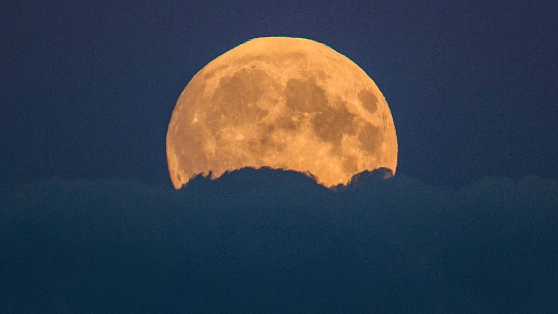 Amazing time lapse captures rare supermoon eclipse CNN Video