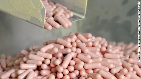 Generic drug approvals surge, but hundreds still aren&#39;t for sale