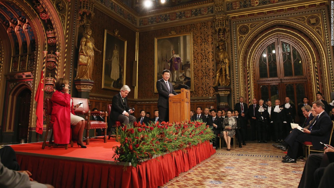 Xi addresses lawmakers and peers in Parliament&#39;s Royal Gallery on October 20.