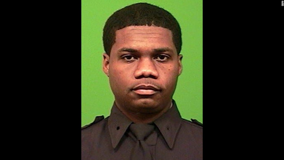 Nypd Cop Fatally Shot In Head While Chasing Suspect Cnn Video