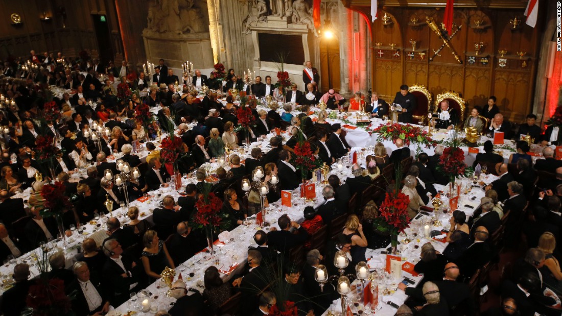 Xi makes a speech during the banquet.