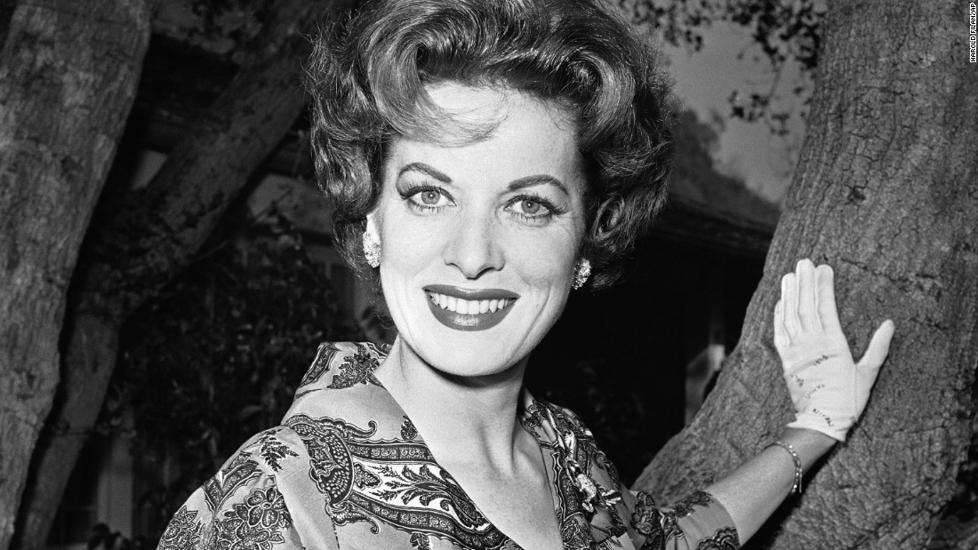 Maureen O'Hara, Star Of '34th Street,' Dies At 95 - CNN