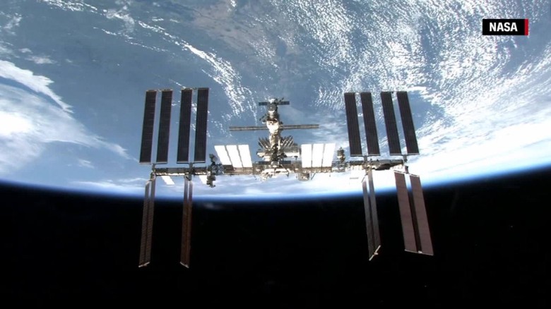 Space Station Celebrates 15 Years Of Life In Space - CNN