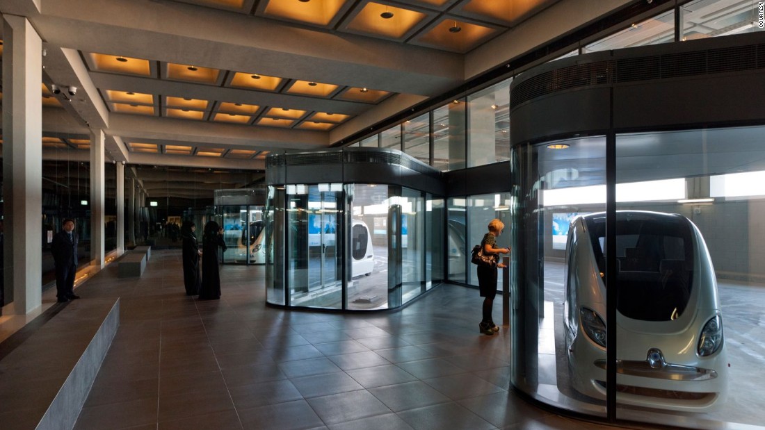 Emiratis will have to give up their gas-guzzling SUVs in this town. The city plans to use driverless electric pod cars to transport people. 