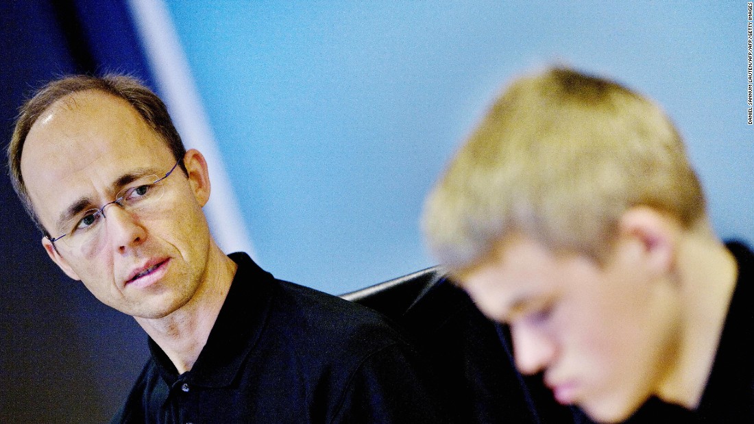 Father Henrik often accompanies his son on tour, pictured here with the 16 year old during a press conference in Oslo in 2007.&lt;br /&gt;