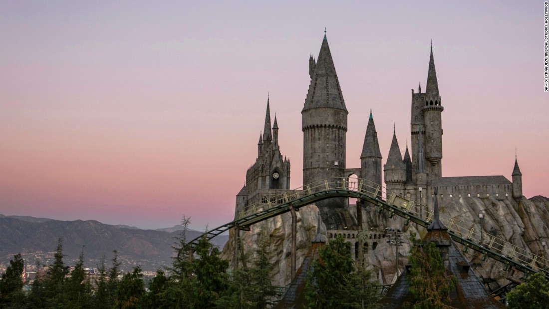 Wizarding World Of Harry Potter Opens In Los Angeles Cnn Travel