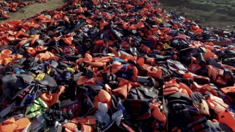 Lifejacket graveyard captures refugee crisis magnitude