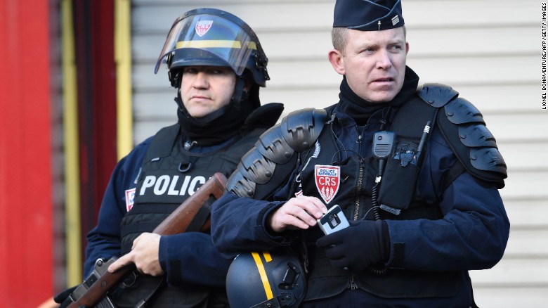 Paris police kill man yelling &#39;Allahu Akbar&#39;