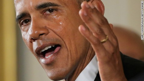 Poll: Americans favor Obama&#39;s gun proposals