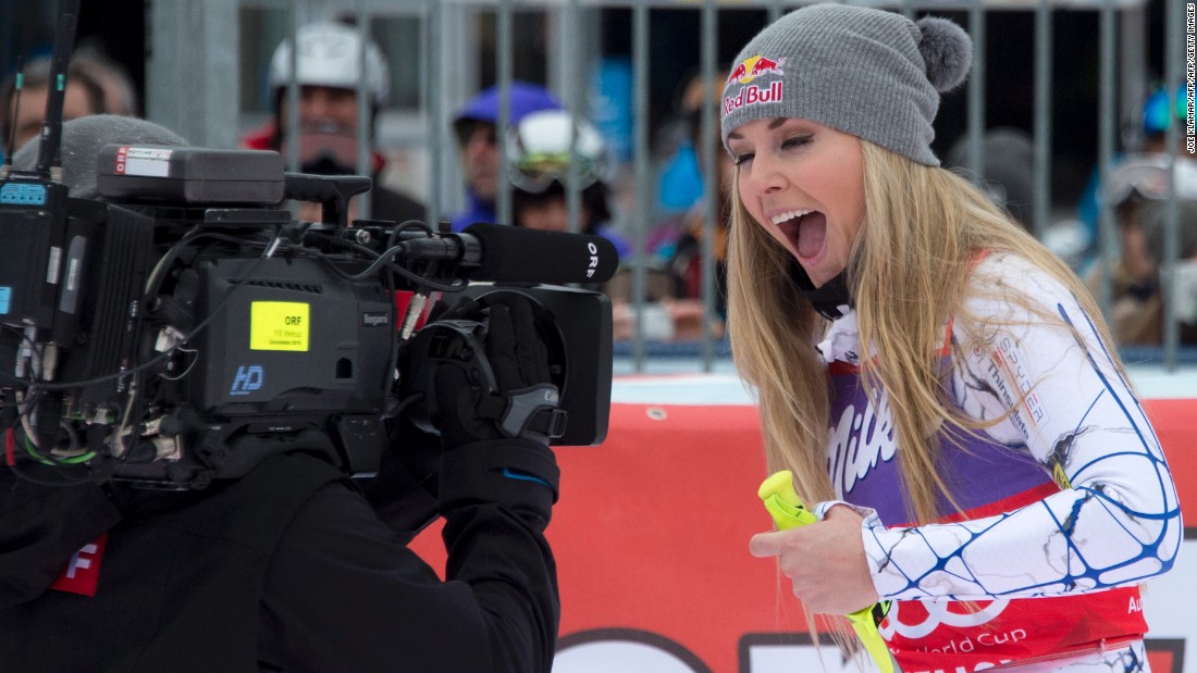The victory marked the 36th World Cup downhill race win of career Vonn&#39;s career, equaling the record long held by Annemarie Moser-Proell.