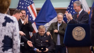 9/11 firefighter received key to NYC (2016)