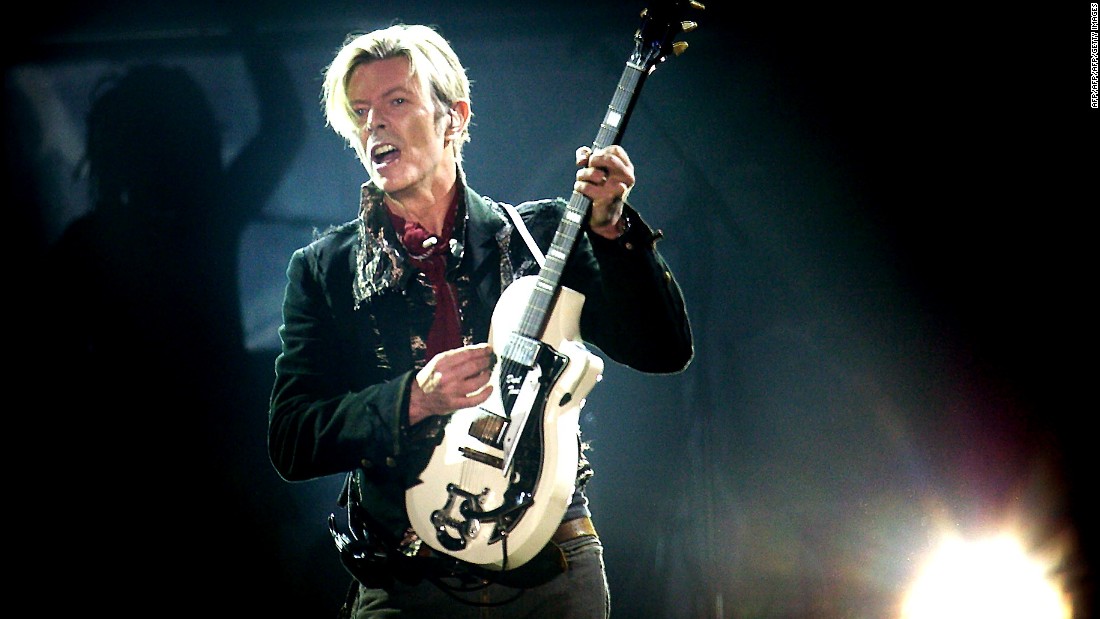 Bowie performs in Copenhagen in 2003.