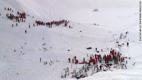 Scores of rescuers converged on the site of Wednesday&#39;s avalanche in the French Alps.