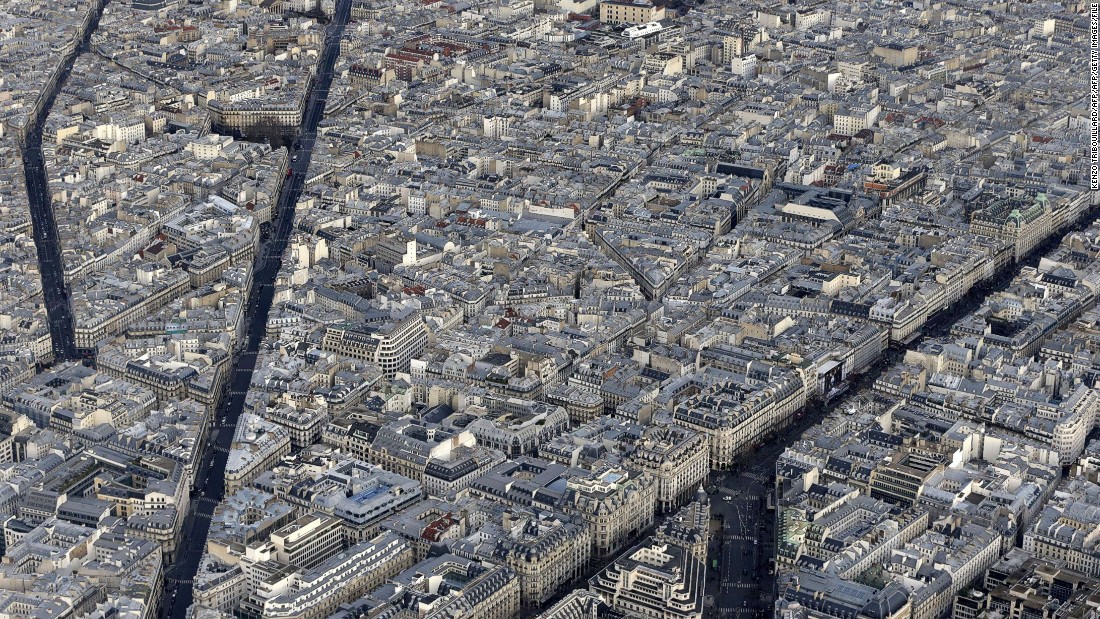 Paris&#39; famous boulevards are often choked with traffic, but the city is trying to improve air quality with an electric car-sharing scheme. Autolib&#39; was launched in 2011 and has about 150,000 subscribers.  
