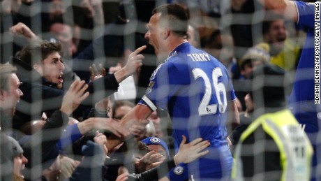 John Terry scores controversial equalizer for Chelsea against Everton