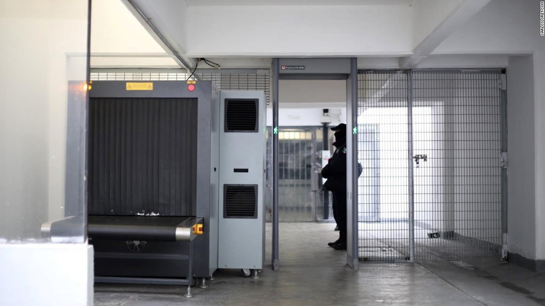 An X-ray machine is guarded at the prison&#39;s entrance.&lt;br /&gt;
