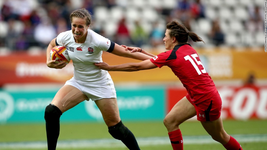 Emily Scarratt (left) is one of the world&#39;s top women&#39;s rugby players. 