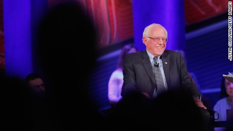 DES MOINES, IA - JANUARY 25:  Democratic presidential candidate Senator Bernie Sanders (I-VT) participates in a town hall forum hosted by CNN at Drake University on January 25, 2016 in Des Moines, Iowa. Sanders is in Iowa trying to gain support in front of the states Feb. 1 caucuses.  (Photo by Justin Sullivan/Getty Images)