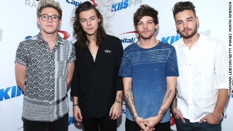 Fans mourn &#39;final&#39; One Direction performance