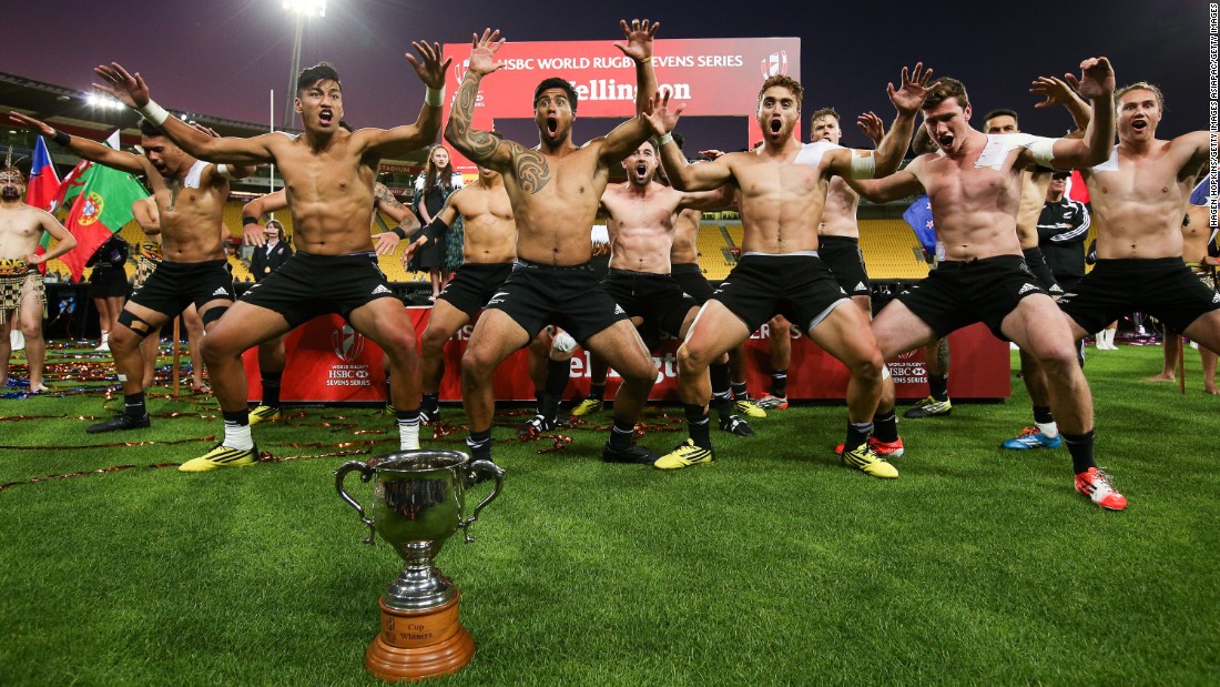 Williams celebrated his debut in the sevens format as the All Blacks won the tournament for the third year in a row to get off the mark in this season&#39;s World Series. 