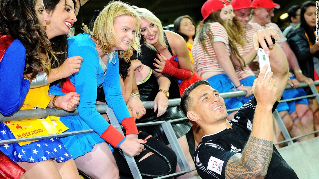 Fans from many of the 16 competing countries were out in force over the weekend to cheer on their side at this year&#39;s Wellington Sevens. New Zealand&#39;s Sonny Bill Williams delighted some spectators by taking a selfie following the All Blacks&#39; &lt;a href=&quot;http://edition.cnn.com/2016/01/31/sport/sonny-bill-williams-wellington-sevens-rugby/index.html&quot; target=&quot;_blank&quot;&gt;dramatic last-gasp victory against South Africa.&lt;/a&gt;