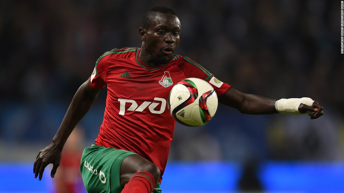 Everton moved to replace the departing Steven Naismith with Senegal forward Oumar Niasse. Niasse, 25, scored 13 in 23 appearances this season before the move, and was enthused by the prospect of playing under the Everton manager, Roberto Martinez. &quot;I was interested to see how they play,&quot; said Niasse. &quot;If you see players who are aged 20 or 21 and see them perform like that, you know you have a good coach.&quot;