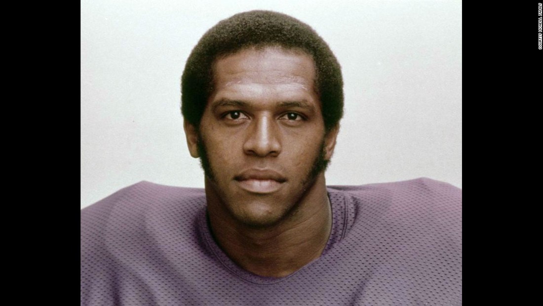 Former Minnesota Vikings linebacker Fred McNeill died in November 2015 due to complications from ALS. However, an autopsy confirmed that he suffered from CTE. What makes &lt;a href=&quot;http://www.cnn.com/2016/02/04/health/fred-mcneill-cte-football-player/&quot; target=&quot;_blank&quot;&gt;McNeill&#39;s case&lt;/a&gt; even more remarkable, though, is that he was potentially the first to be diagnosed while alive. Doctors used an experimental new technology to examine his brain.
