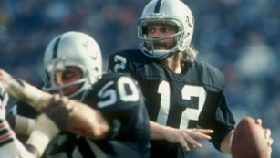 Ken Stabler, Brett Favre elected to Pro Football Hall of Fame