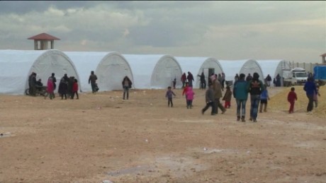 Syrian refugees are stranded as Russian airstrikes advance