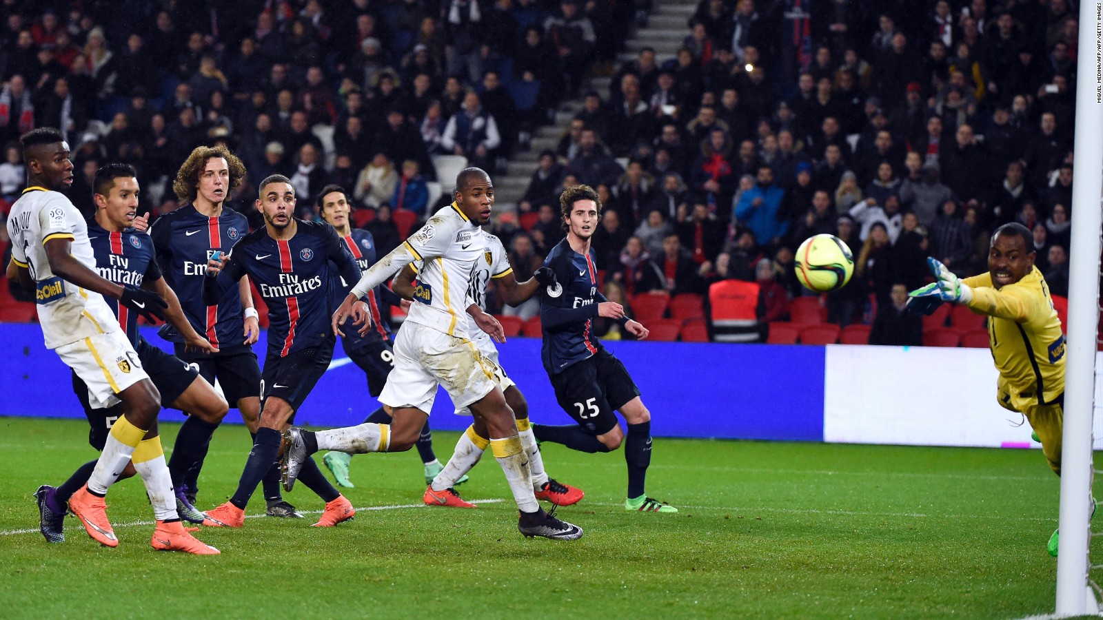 Ligue 1: PSG winning streak comes to an end - CNN