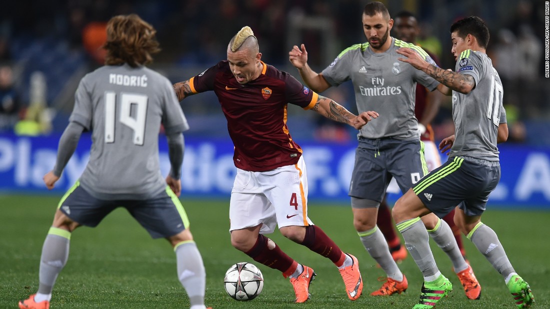 Roma&#39;s Radja Nainggolan was in the thick of the action during a scrappy first half in which the home side canceled Real out.