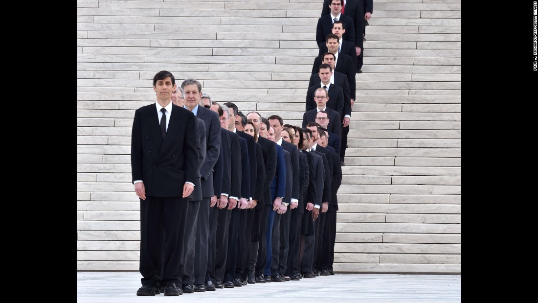 Law clerks line the steps of the Supreme Court building on February 19. &quot;As is the tradition, Justice Scalia&#39;s law clerks will stand vigil by his side at the Court all day tomorrow and through the night,&quot; tweeted Kannon Shanmugam, who clerked for Scalia.