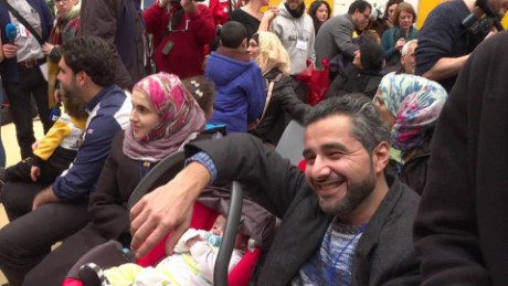 Syrian refugees arrive in Italy thanks to a new program 